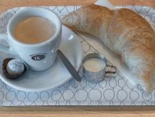 Kaffee und Gipfeli